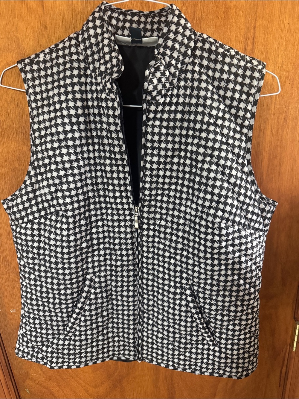 Karen Scott: Sport Black & White Houndstooth Quilted Vest
